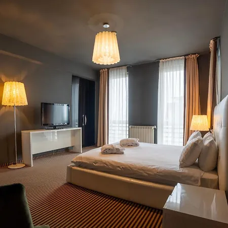 Alex&George Boutique Hotel Cluj-Napoca Exterior photo