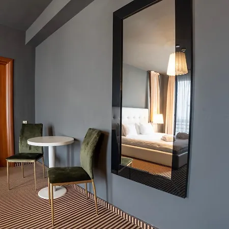 Alex&George Boutique Hotel Cluj-Napoca Exterior photo