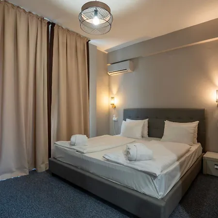 Alex&George Boutique Hotel Cluj-Napoca Exterior photo