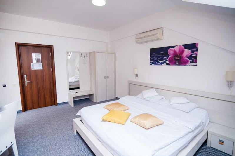 Hotel Alex&george Boutique 4*